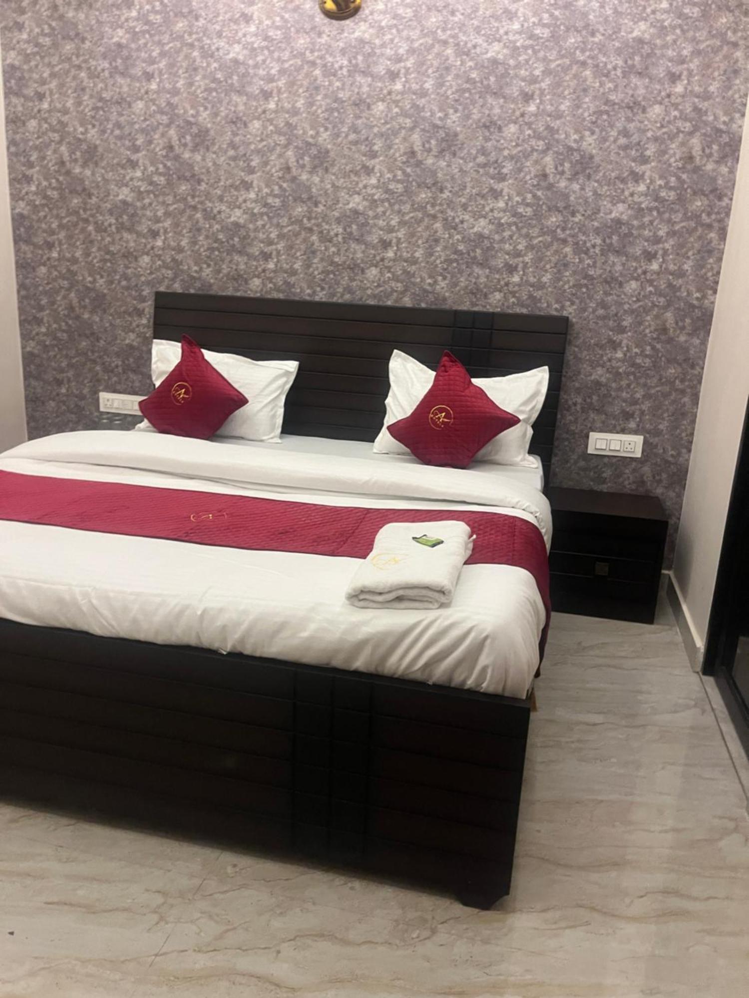 Hotel Royal A Λουντιάνα Εξωτερικό φωτογραφία